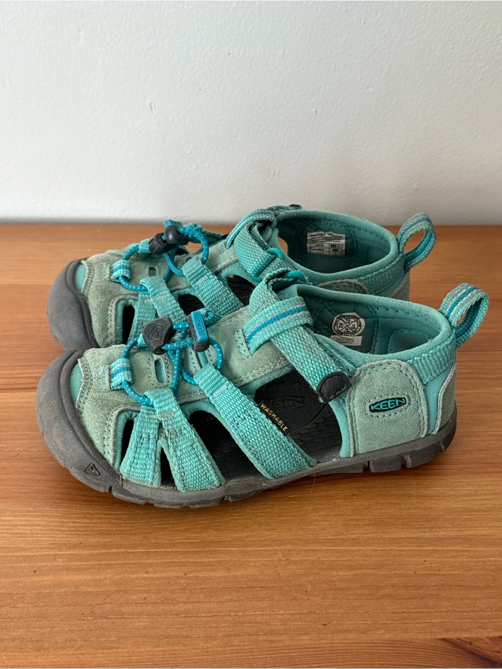 KEEN Kids Teal/Turquoise Closed-Toe Sandals